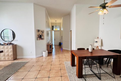 Снять в аренду виллу или дом в Паркленд, Флорида 3 спальни, 176.79м2, № 1970730 - фото 6