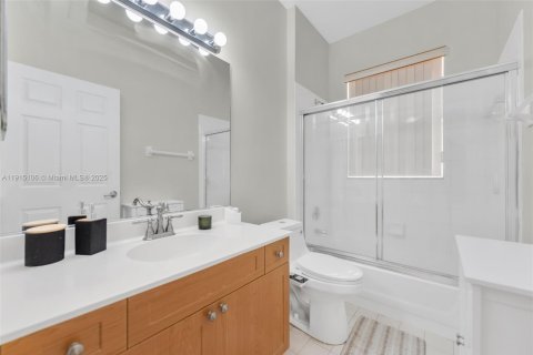 Снять в аренду виллу или дом в Паркленд, Флорида 3 спальни, 176.79м2, № 1970730 - фото 20