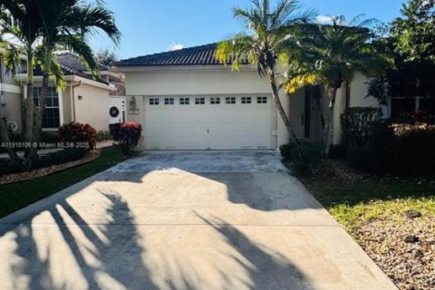 Снять в аренду виллу или дом в Паркленд, Флорида 3 спальни, 176.79м2, № 1970730 - фото 1