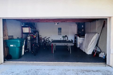 Снять в аренду виллу или дом в Паркленд, Флорида 3 спальни, 176.79м2, № 1970730 - фото 5