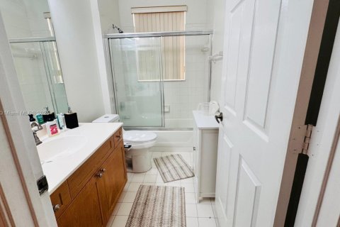 Снять в аренду виллу или дом в Паркленд, Флорида 3 спальни, 176.79м2, № 1970730 - фото 16