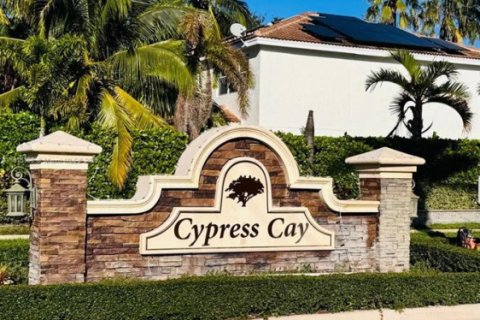 Снять в аренду виллу или дом в Паркленд, Флорида 3 спальни, 176.79м2, № 1970730 - фото 2