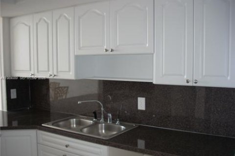 Copropriété à louer à Miami, Floride: 1 chambre, 79.99 m2 № 2056147 - photo 9