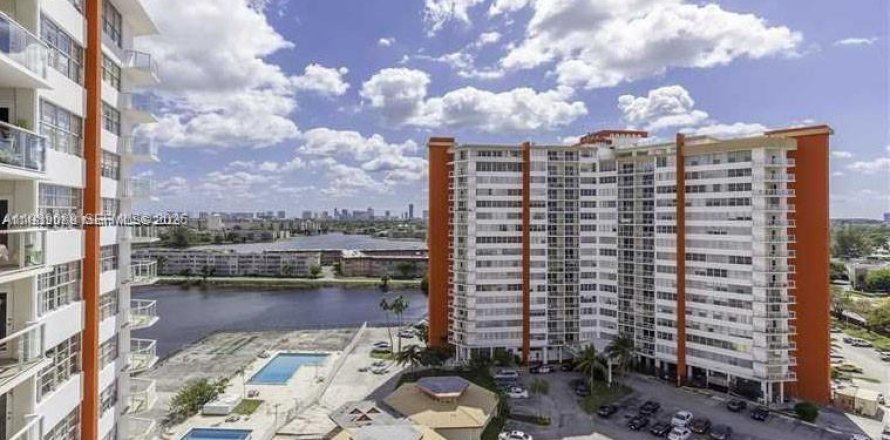 Condo à Miami, Floride, 1 chambre  № 2056147