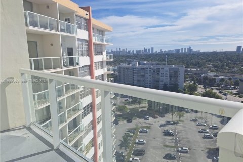 Copropriété à louer à Miami, Floride: 1 chambre, 79.99 m2 № 2056147 - photo 3