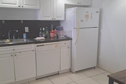 Copropriété à louer à Miami, Floride: 1 chambre, 79.99 m2 № 2056147 - photo 8