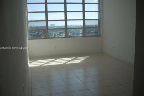 Copropriété à louer à Miami, Floride: 1 chambre, 79.99 m2 № 2056147 - photo 5