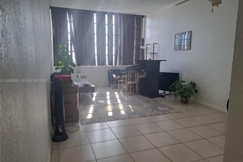 Copropriété à louer à Miami, Floride: 1 chambre, 79.99 m2 № 2056147 - photo 4