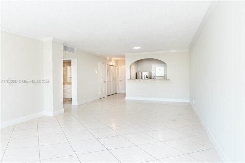 Condo in Fort Lauderdale, Florida, 1 bedroom  № 2039346 - photo 10