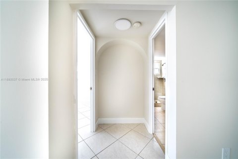 Condo in Fort Lauderdale, Florida, 1 bedroom  № 2039346 - photo 21