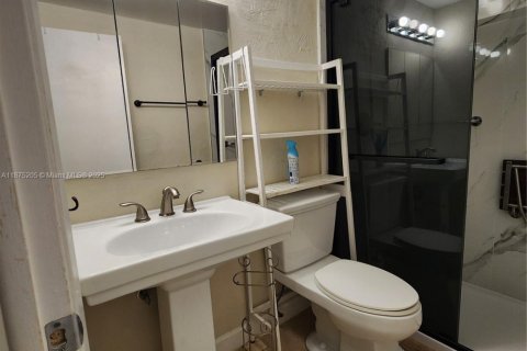 Copropriété à louer à Fort Lauderdale, Floride: 1 chambre, 65.03 m2 № 2086243 - photo 11