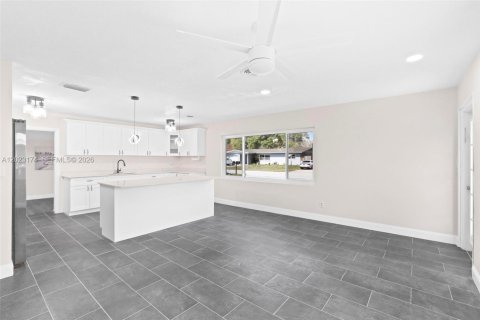 Casa en venta en St. Lucie, Florida, 3 dormitorios, 115.57 m2 № 2077641 - foto 9