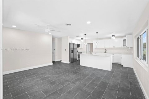 Casa en venta en St. Lucie, Florida, 3 dormitorios, 115.57 m2 № 2077641 - foto 3