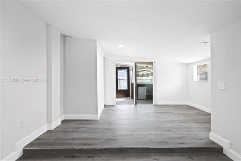 Casa en venta en St. Lucie, Florida, 3 dormitorios, 115.57 m2 № 2077641 - foto 18