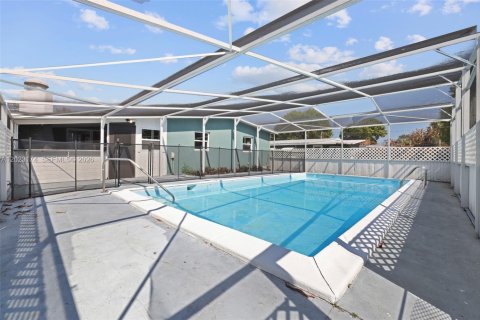 Casa en venta en St. Lucie, Florida, 3 dormitorios, 115.57 m2 № 2077641 - foto 25