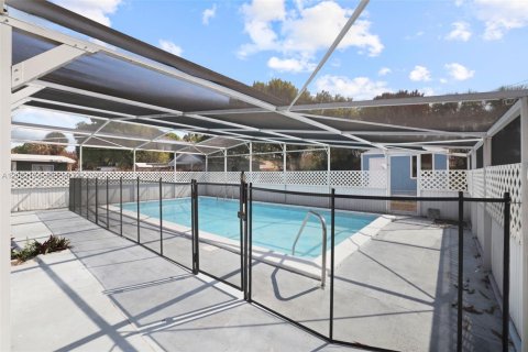 Casa en venta en St. Lucie, Florida, 3 dormitorios, 115.57 m2 № 2077641 - foto 23