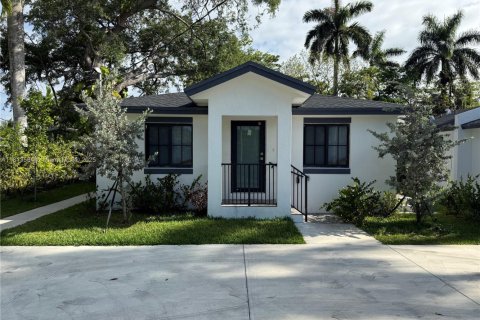 Commercial property in Florida City, Florida 200.67 sq.m. № 1875399 - photo 2
