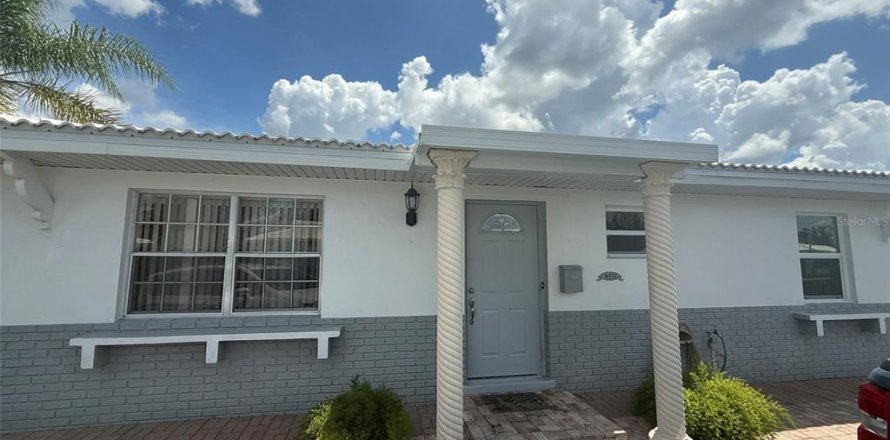 House in North Port, Florida 2 bedrooms, 84.73 sq.m. № 1880914