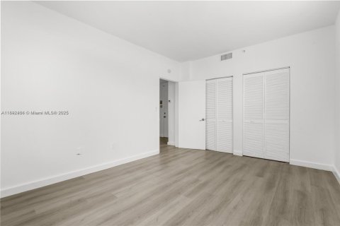 Copropriété à vendre à Miami Beach, Floride: 2 chambres, 86.49 m2 № 1945745 - photo 17
