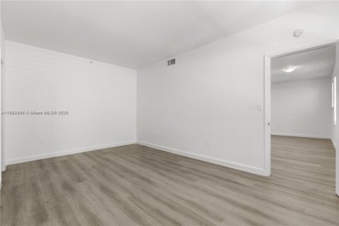 Copropriété à vendre à Miami Beach, Floride: 2 chambres, 86.49 m2 № 1945745 - photo 20