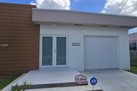 House in Miami, Florida 4 bedrooms, 151.9 sq.m. № 1988915