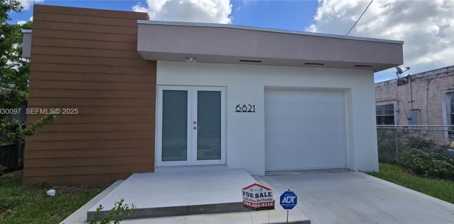 House in Miami, Florida 4 bedrooms, 151.9 sq.m. № 1988915