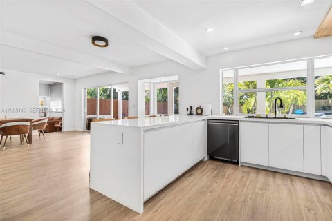 Villa ou maison à vendre à Cutler Bay, Floride: 6 chambres, 316.05 m2 № 2062643 - photo 19