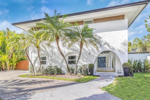 Villa ou maison à vendre à Cutler Bay, Floride: 6 chambres, 316.05 m2 № 2062643 - photo 4