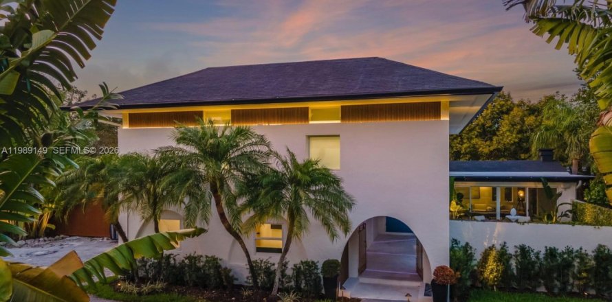 Villa ou maison à Cutler Bay, Floride 6 chambres, 316.05 m2 № 2062643