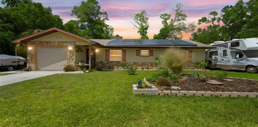 Casa en Inverness, Florida 2 dormitorios, 142.7 m2 № 2197119