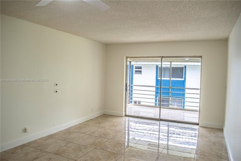 Copropriété à vendre à Margate, Floride: 2 chambres, 89 m2 № 1940219 - photo 3