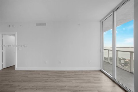 Condo in Miami, Florida, 1 bedroom  № 1998586 - photo 7