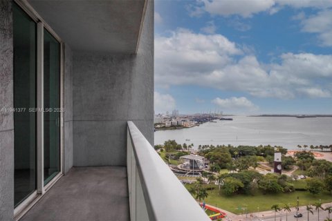 Condo in Miami, Florida, 1 bedroom № 1998586