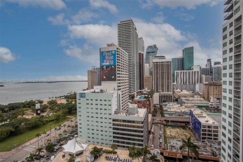 Condo in Miami, Florida, 1 bedroom  № 1998586 - photo 13