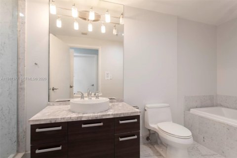 Condo in Miami, Florida, 1 bedroom  № 1998586 - photo 8