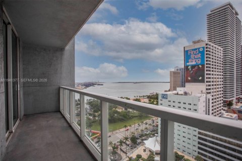 Condo in Miami, Florida, 1 bedroom  № 1998586 - photo 12