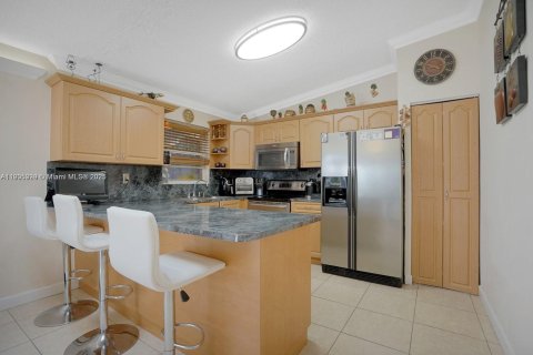 Casa en venta en Miami, Florida, 4 dormitorios, 174.66 m2 № 1964213 - foto 3