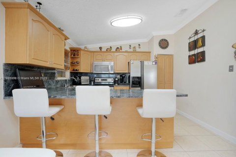 Casa en venta en Miami, Florida, 4 dormitorios, 174.66 m2 № 1964213 - foto 5