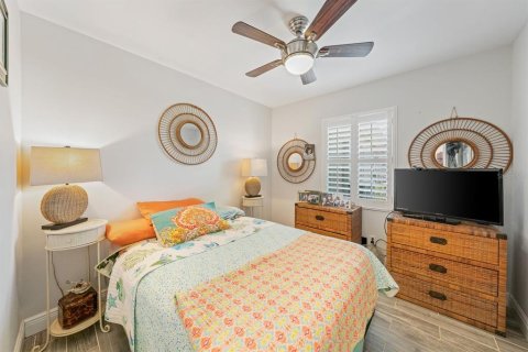 House in Tampa, Florida 3 bedrooms, 105.91 sq.m. № 2391202 - photo 15