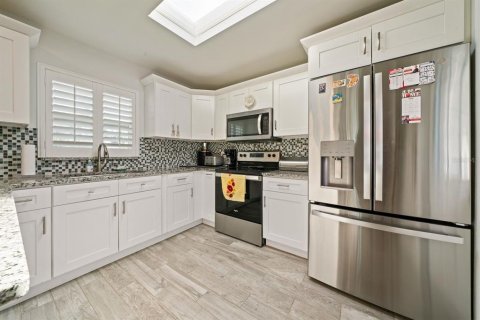 House in Tampa, Florida 3 bedrooms, 105.91 sq.m. № 2391202 - photo 6