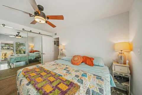House in Tampa, Florida 3 bedrooms, 105.91 sq.m. № 2391202 - photo 20