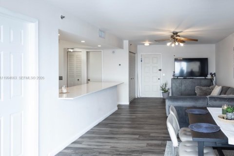 Condo in Oakland Park, Florida, 1 bedroom  № 2055825 - photo 4