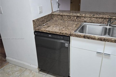 Copropriété à louer à Pompano Beach, Floride: 1 chambre, 75.53 m2 № 1976841 - photo 7