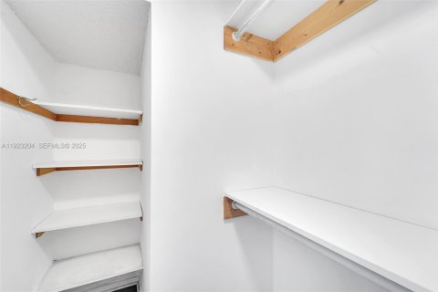 Copropriété à louer à Pompano Beach, Floride: 1 chambre, 75.53 m2 № 1976841 - photo 11