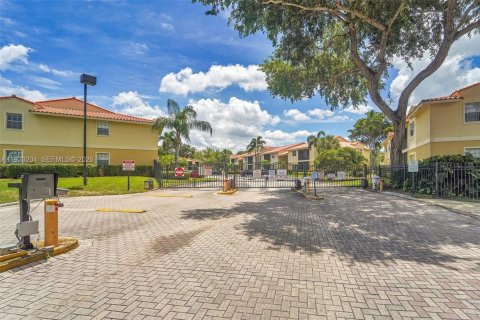 Condo in Pompano Beach, Florida, 1 bedroom  № 1976841 - photo 24