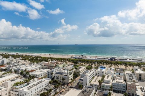 Condo in Miami Beach, Florida, 2 bedrooms  № 2053268 - photo 30