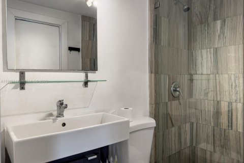 Condo in Miami Beach, Florida, 2 bedrooms  № 2053268 - photo 6