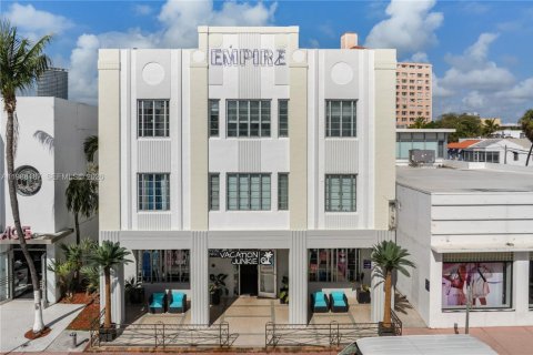 Condo in Miami Beach, Florida, 2 bedrooms  № 2053268 - photo 27