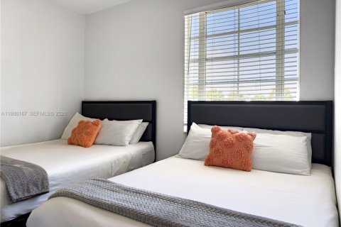 Condo in Miami Beach, Florida, 2 bedrooms  № 2053268 - photo 4