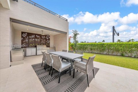 Купить виллу или дом в Марко-Айленд, Флорида 4 спальни, 492.94м2, № 1973598 - фото 28